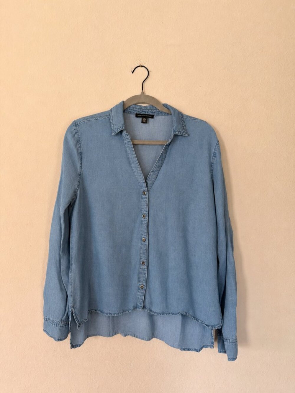 Saks Fifth Avenue Chambray Button Down Top — US M, Lyocell